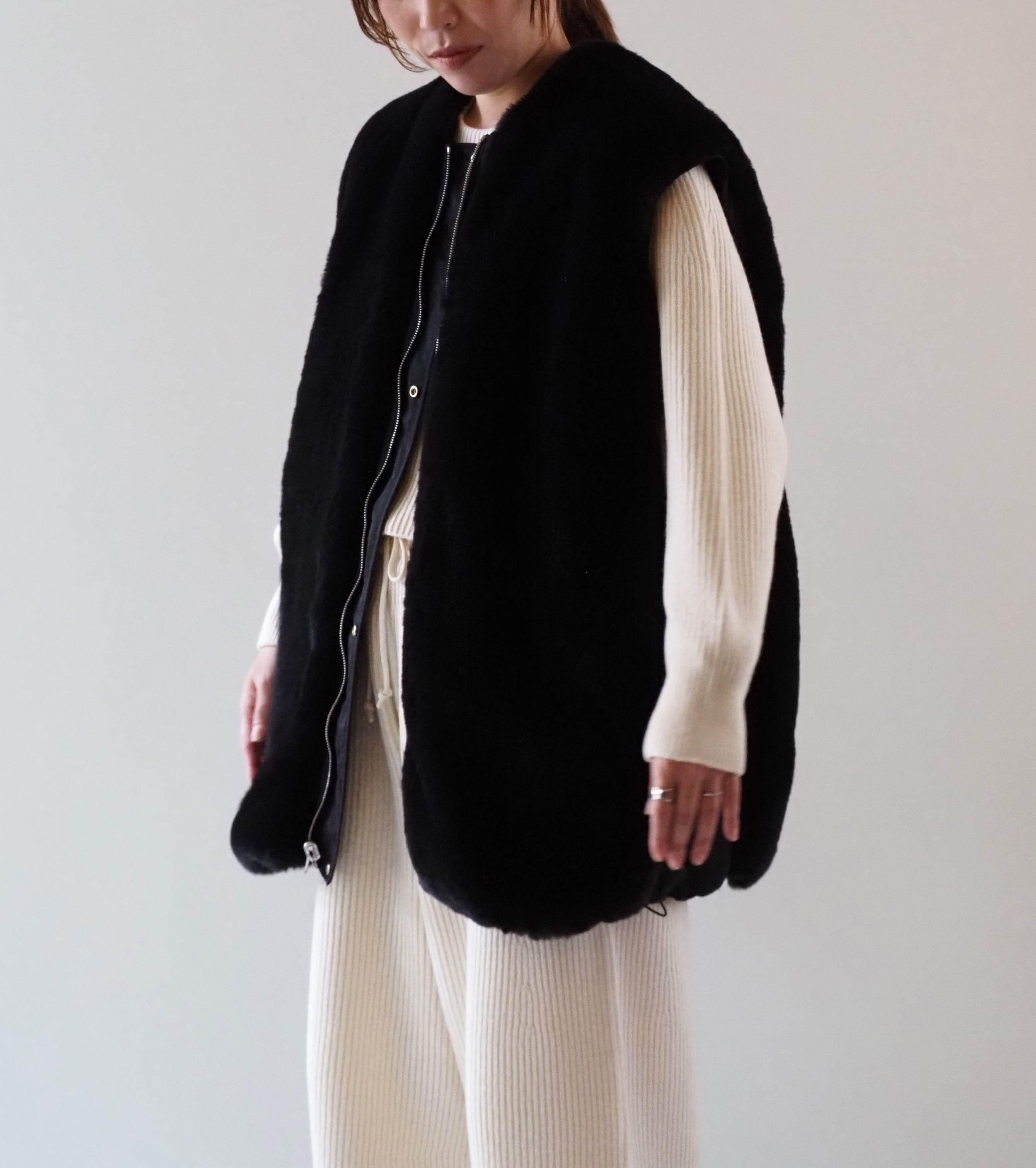 ALWEL  REVERSIBLE SLEEVELESS JACKET  ,Black