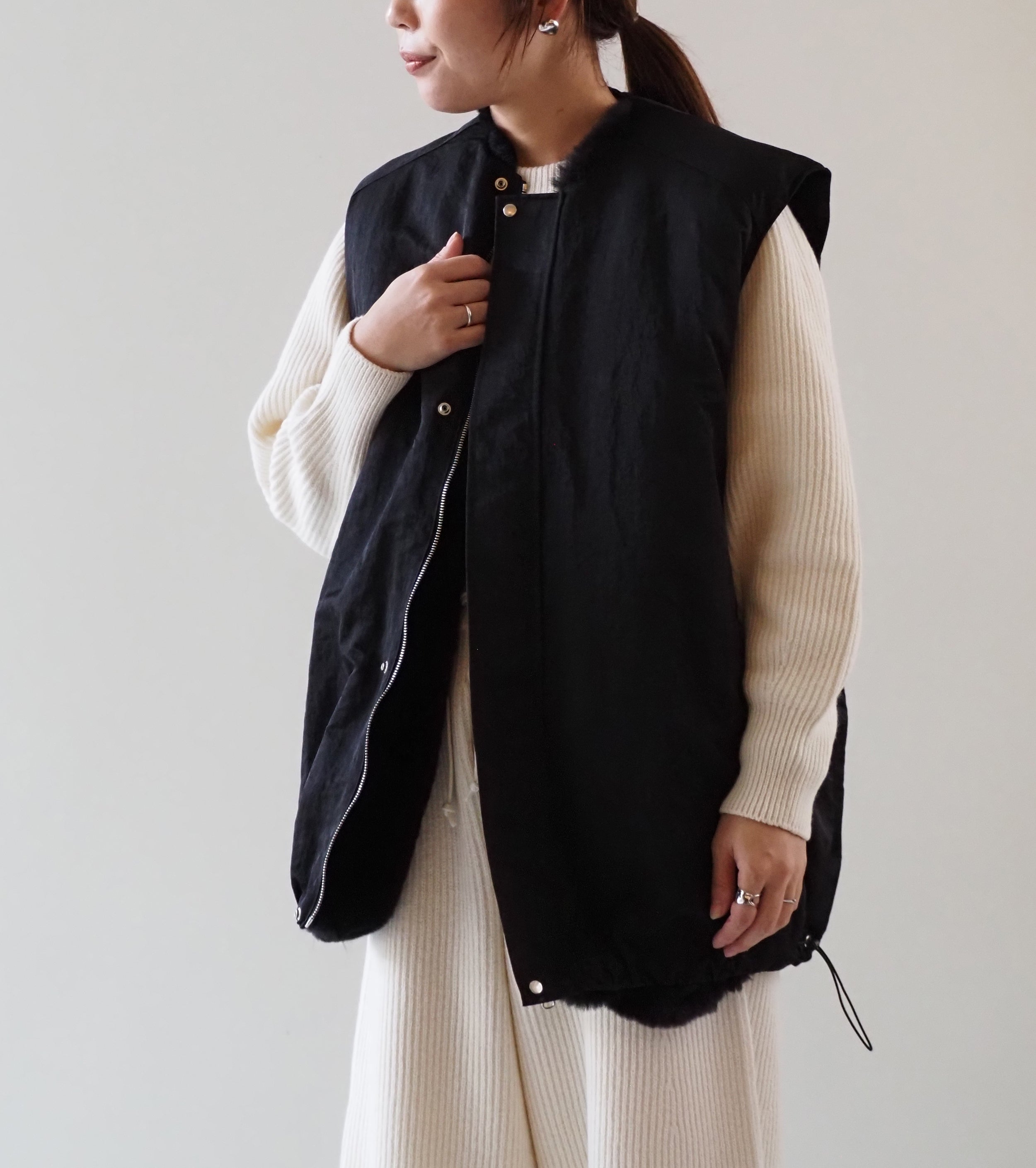 ALWEL  REVERSIBLE SLEEVELESS JACKET  ,Black