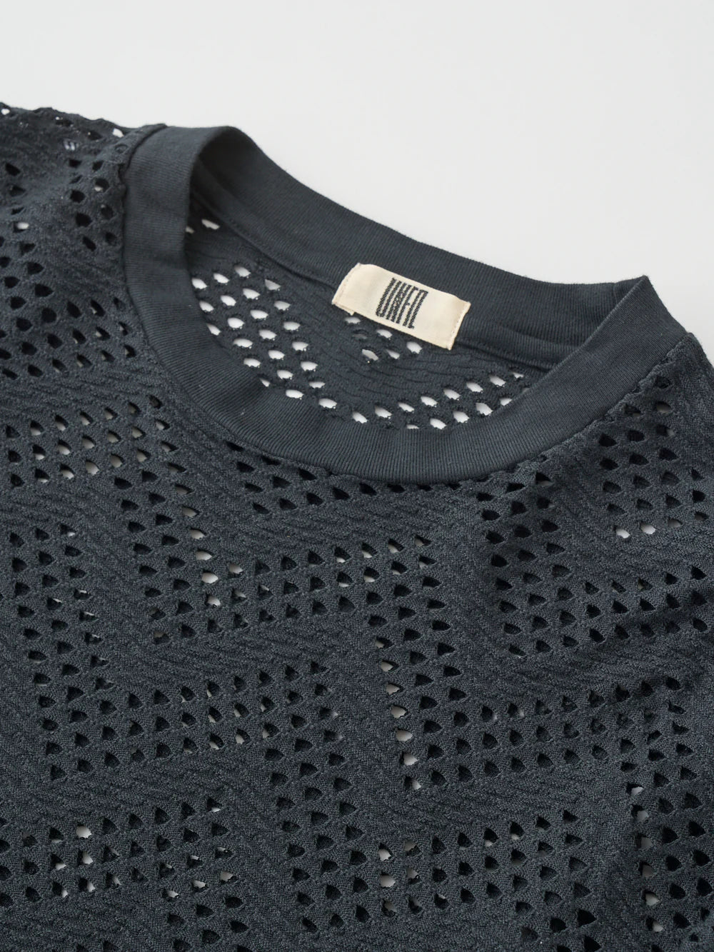 Unfil パターン メッシュ コットン ジャージー ラッフルド ティー, Washed Black