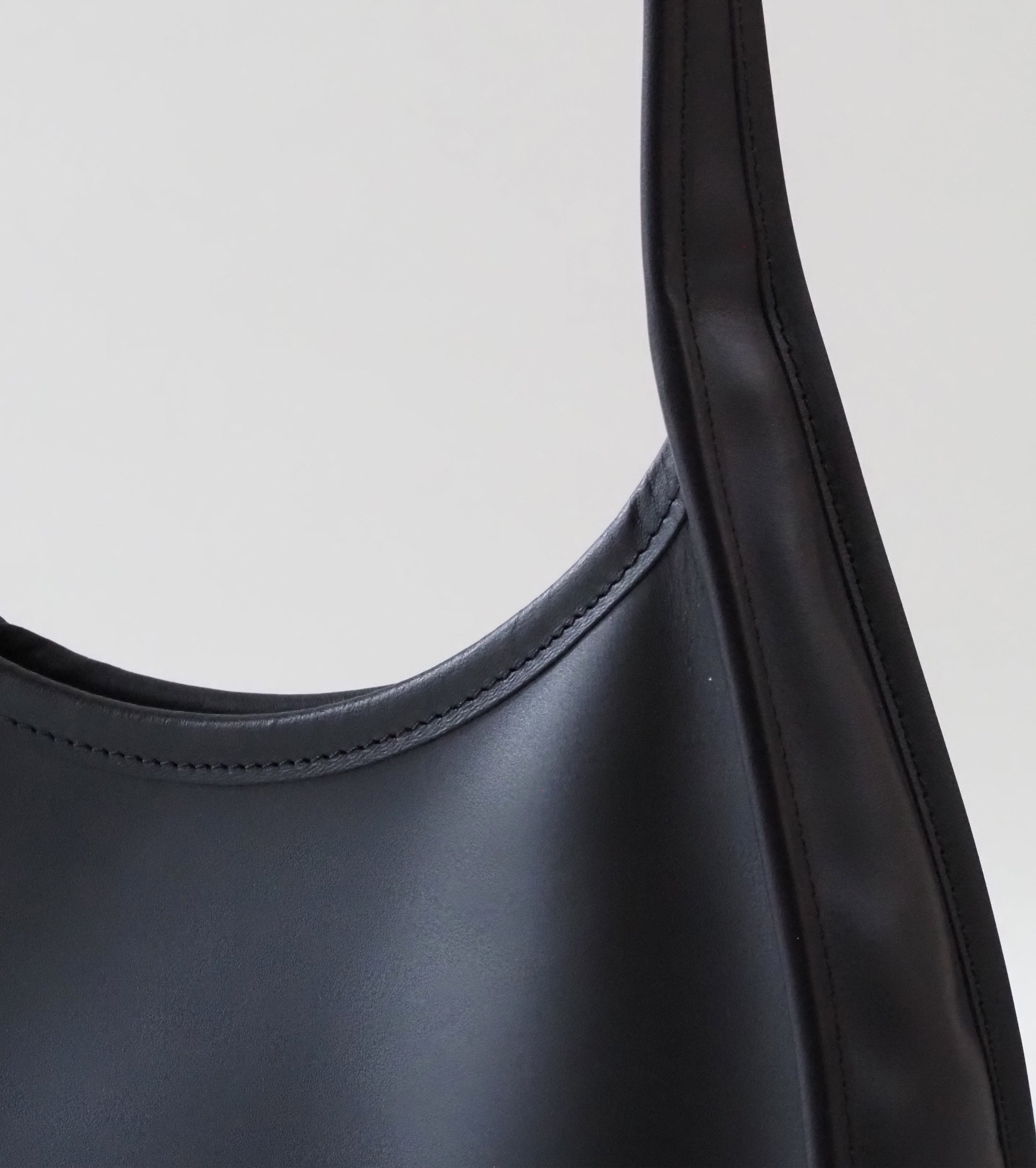 Morphee  SAC À MAIN  Magnetic Shoulder Bag , Black
