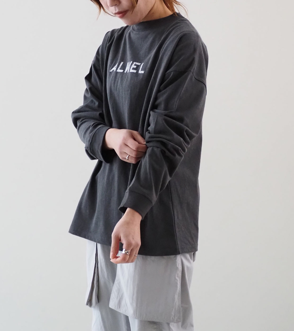 ALWEL LONG TEE, Charcoal Grey