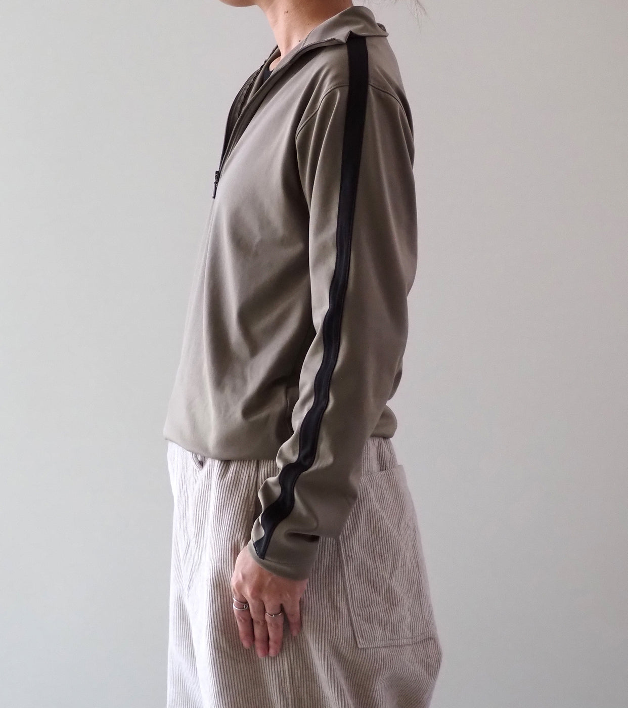 ALWEL ハーフ ジップ トップ , Khaki × Black