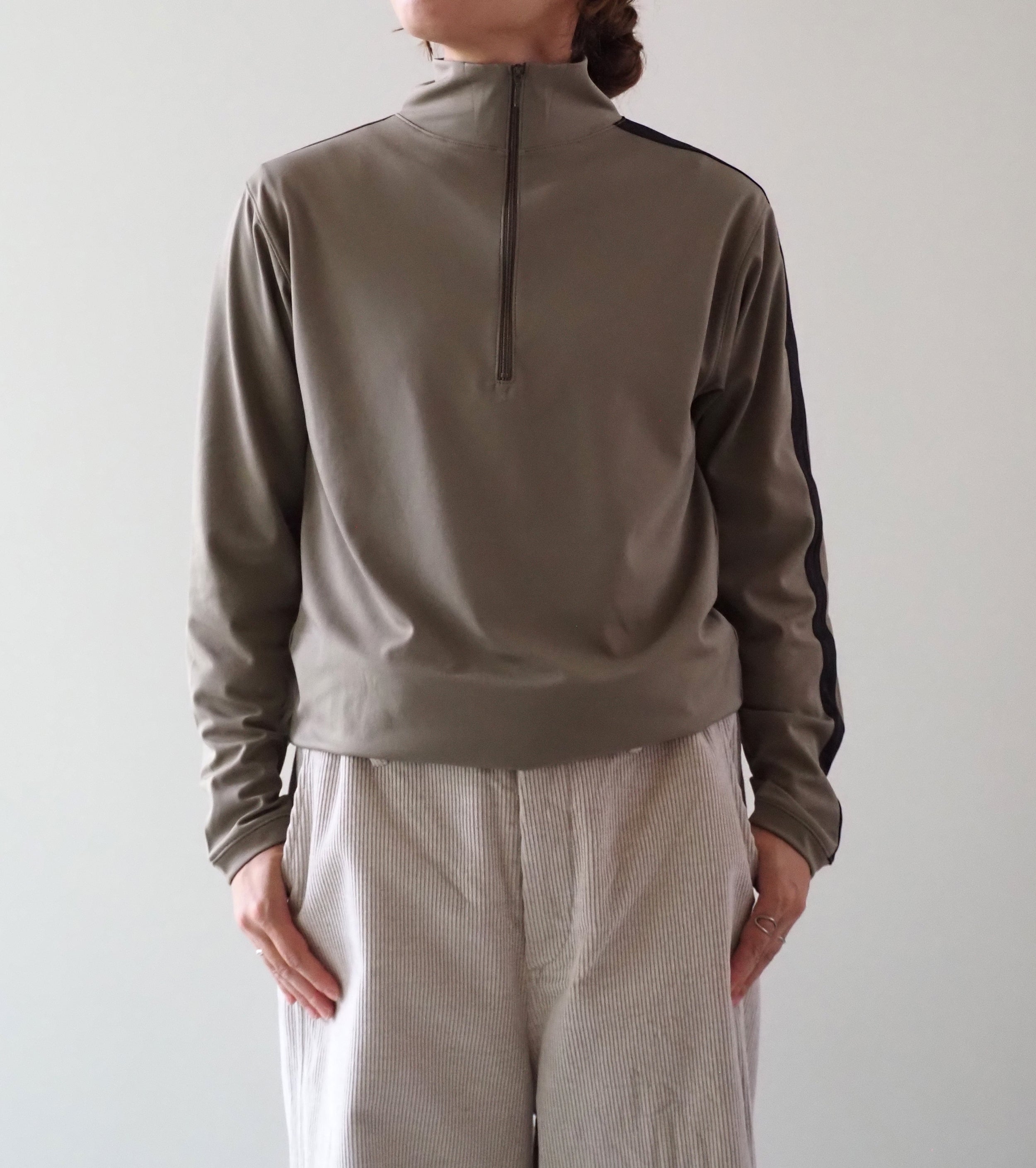 ALWEL ハーフ ジップ トップ , Khaki × Black