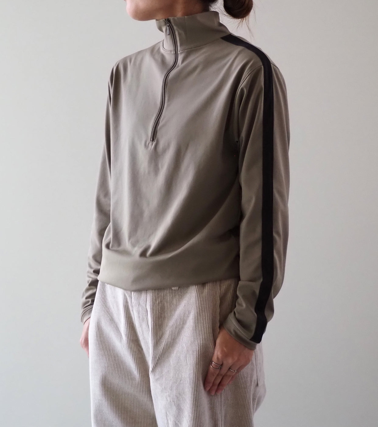 ALWEL ハーフ ジップ トップ , Khaki × Black
