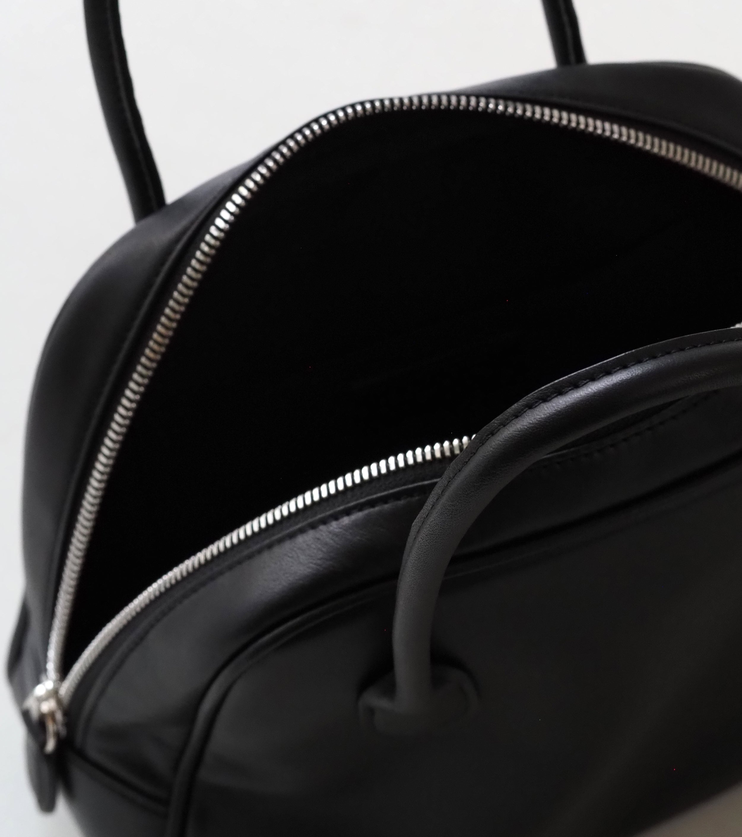 Morphee  SAC À MAIN Zipped Boston Bag , Black