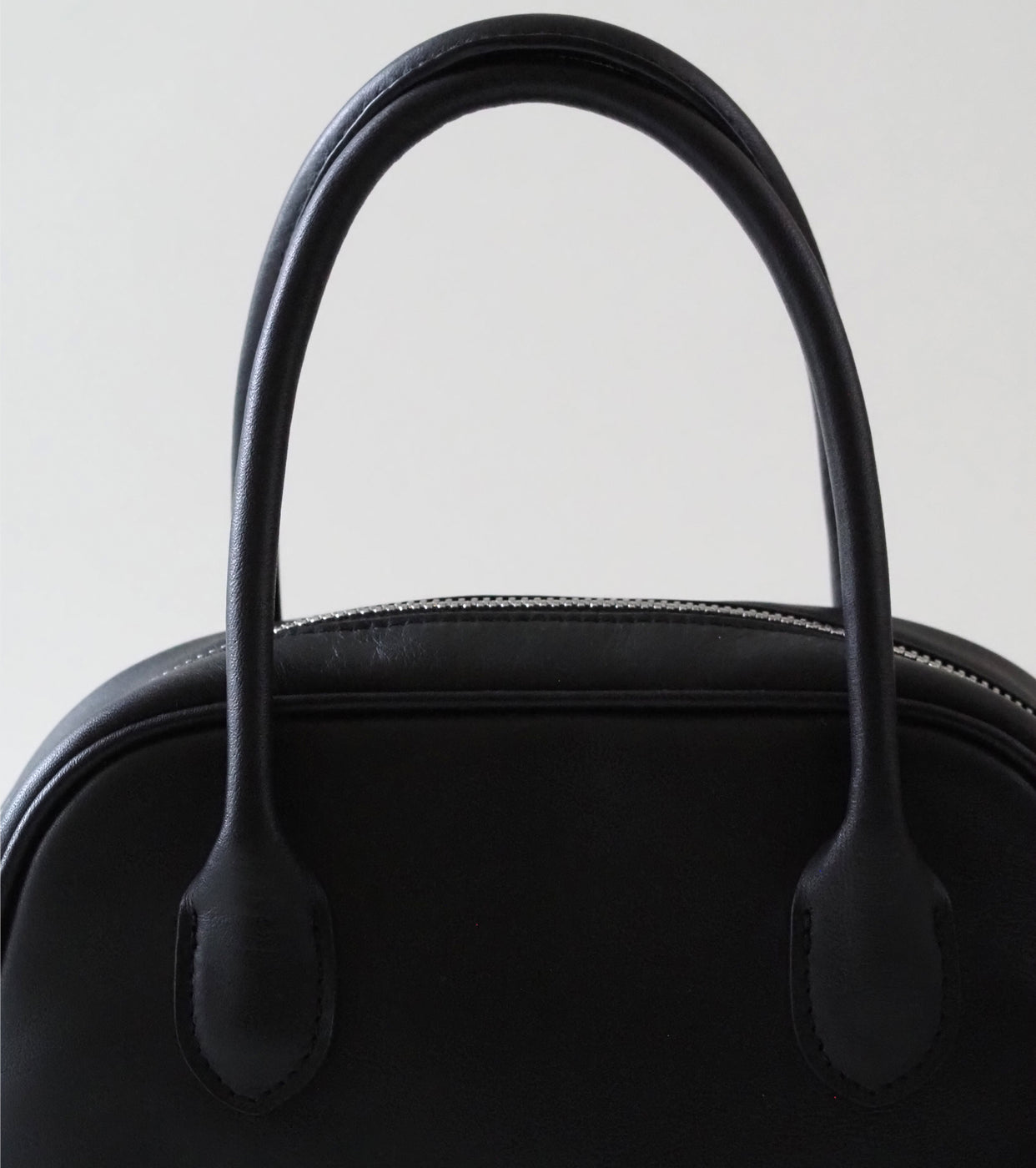 Morphee  SAC À MAIN Zipped Boston Bag , Black