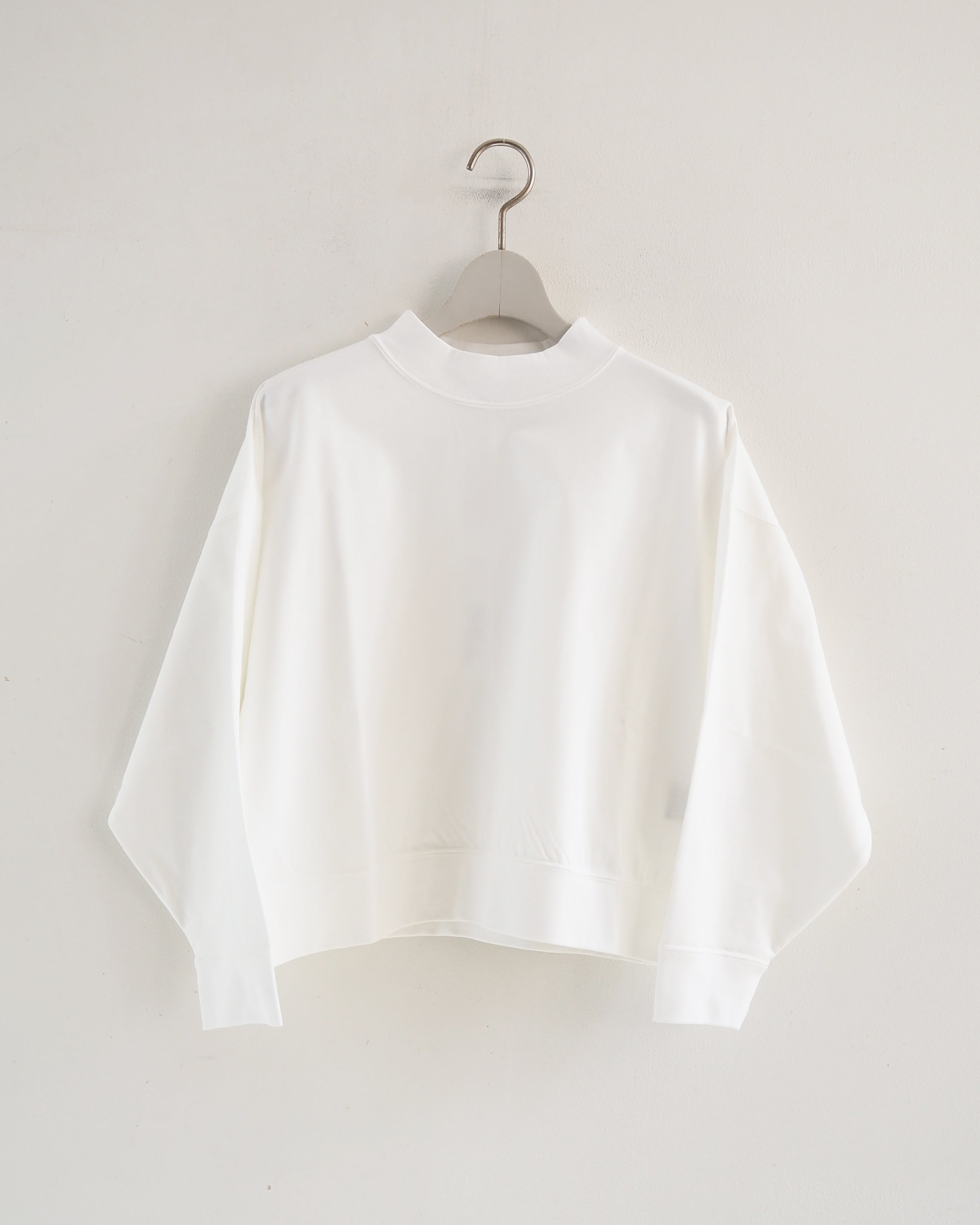 Three-quarter sleeve pullover, White
