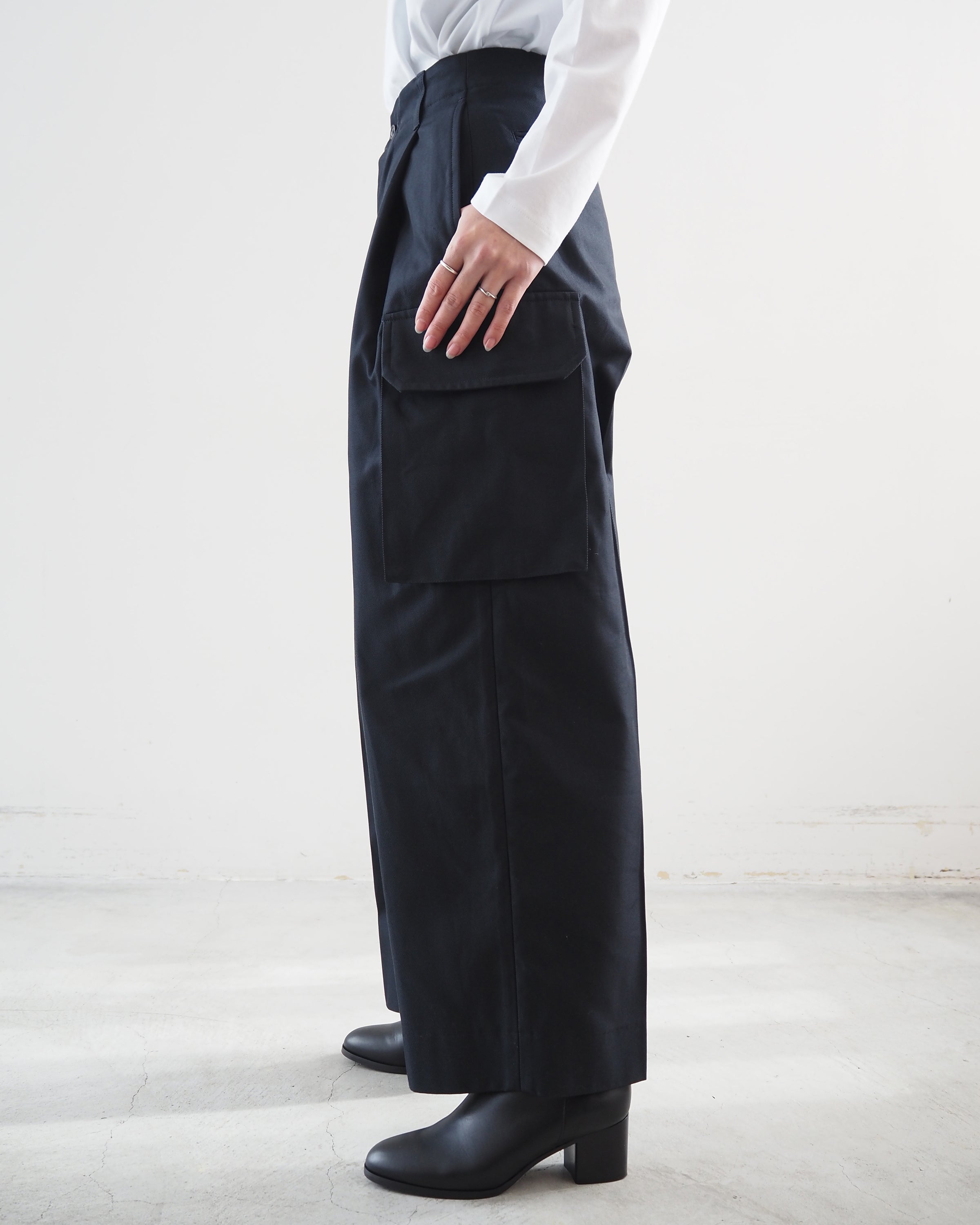 Drill Chambray Super Wide 6P Slacks, Carbon Navy