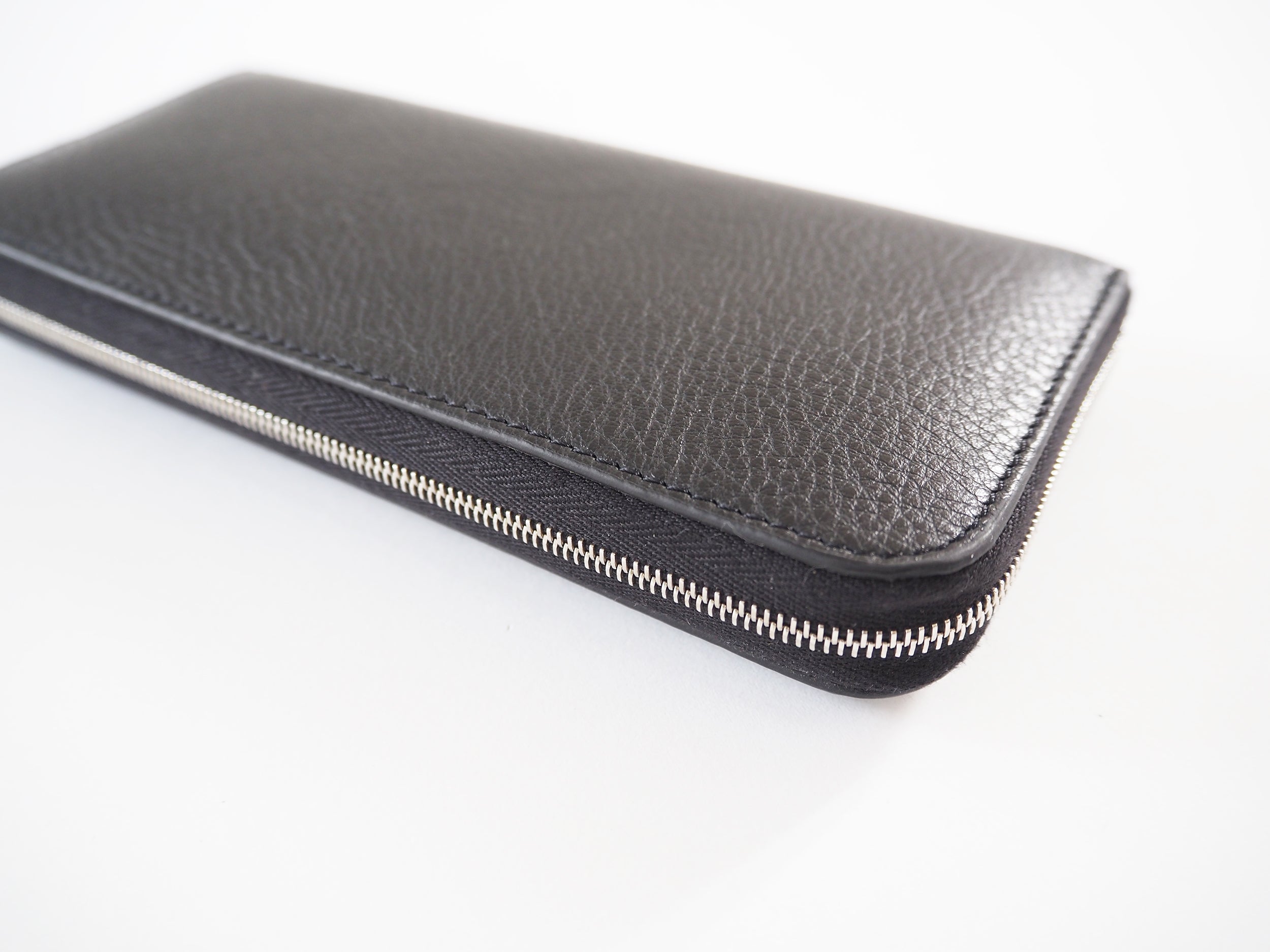 Round wallet, Black